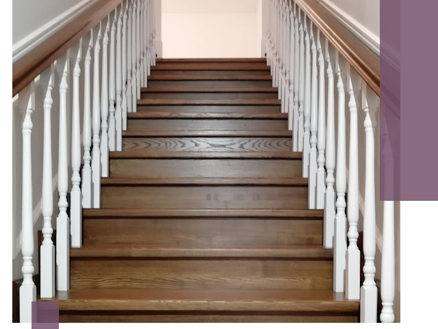 Лестницы из ясеня на заказ в Камышине — изготовление и монтаж