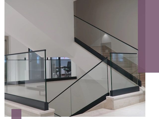 Стеклянные перила премиум-класса с установкой в Камышине