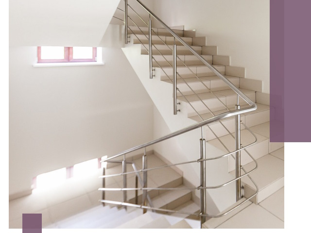 Установка и замена перил в подъезде в Камышине